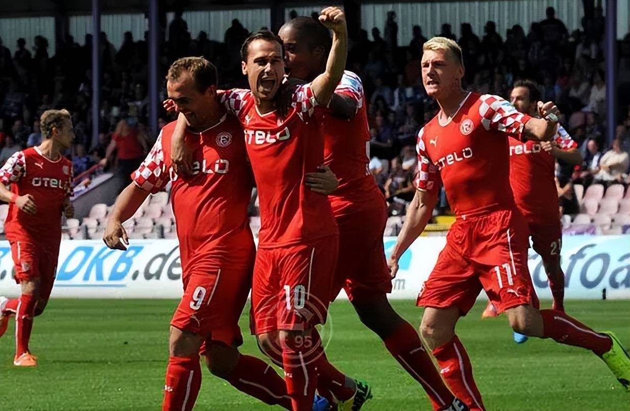 德国杯赛后走向成谜；拉齐奥再遭质疑；赛场秩序良好；纪律约束更严格